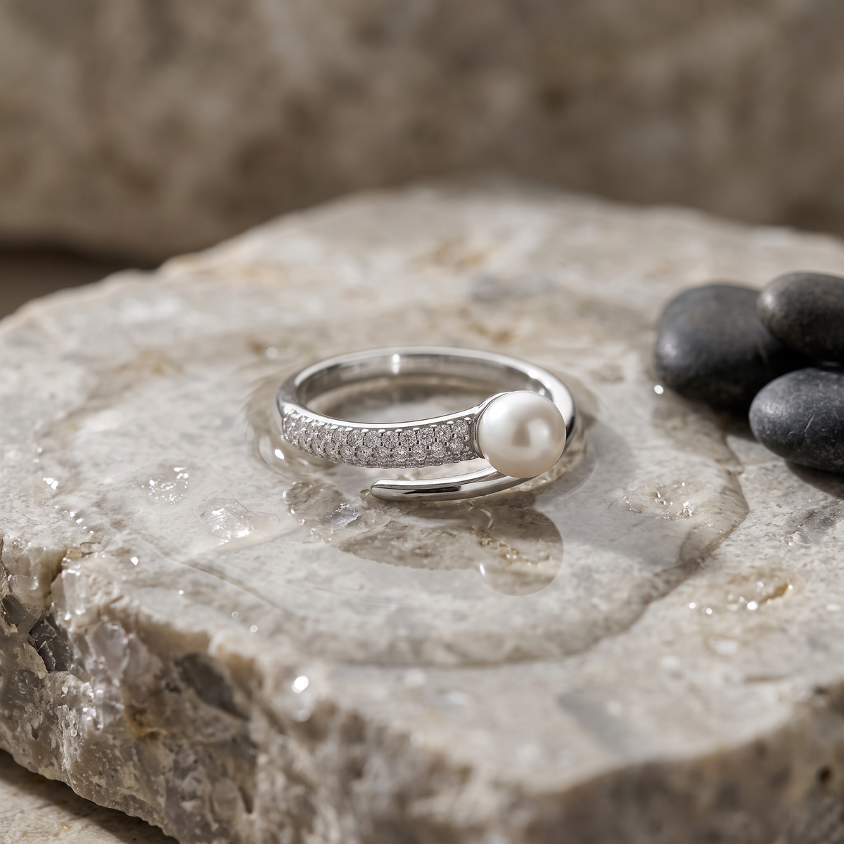 Bague en argent à taille réglable avec perle