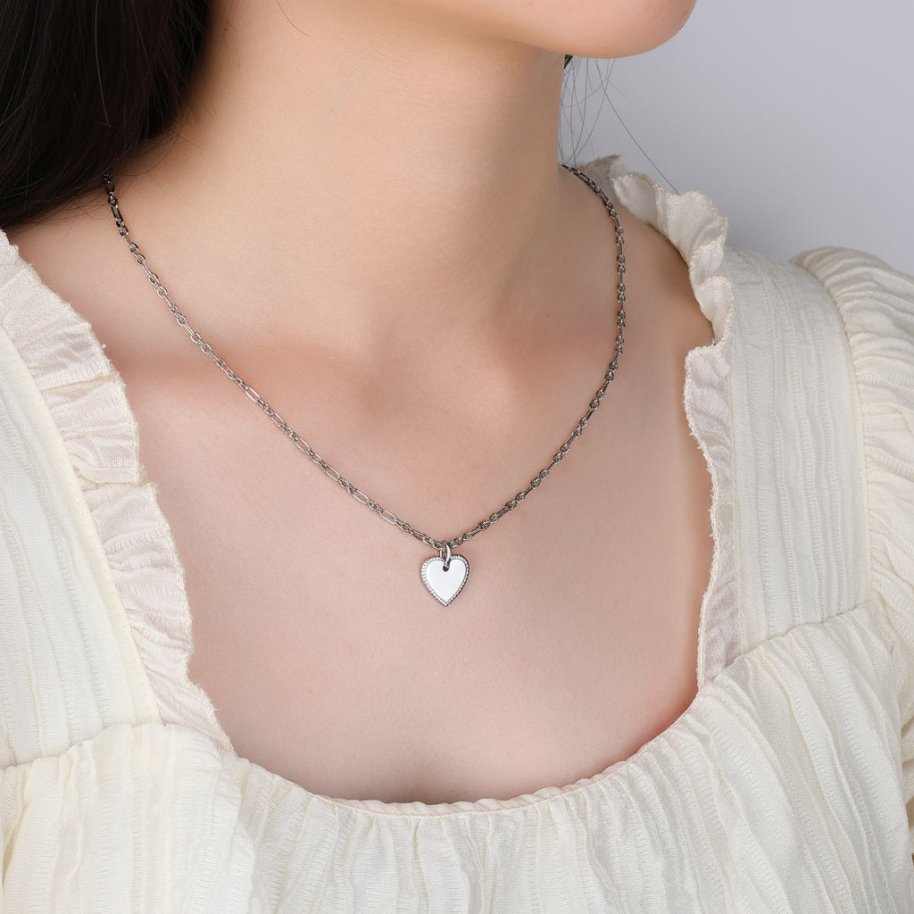 Zilver collier met hartje