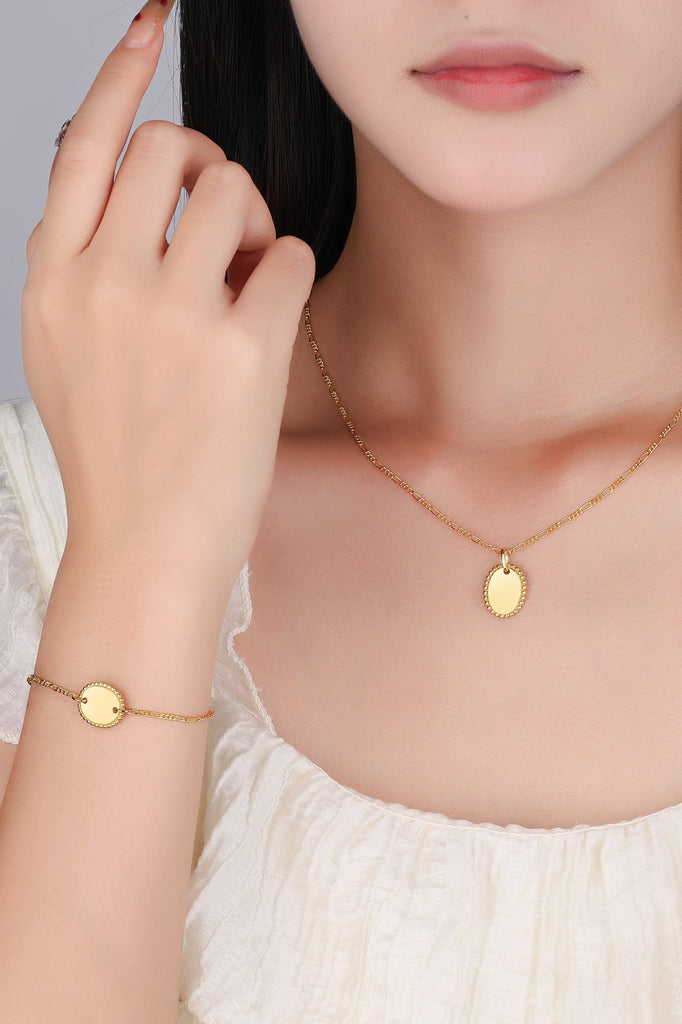 Zilveren collier met ovale hanger goldplated