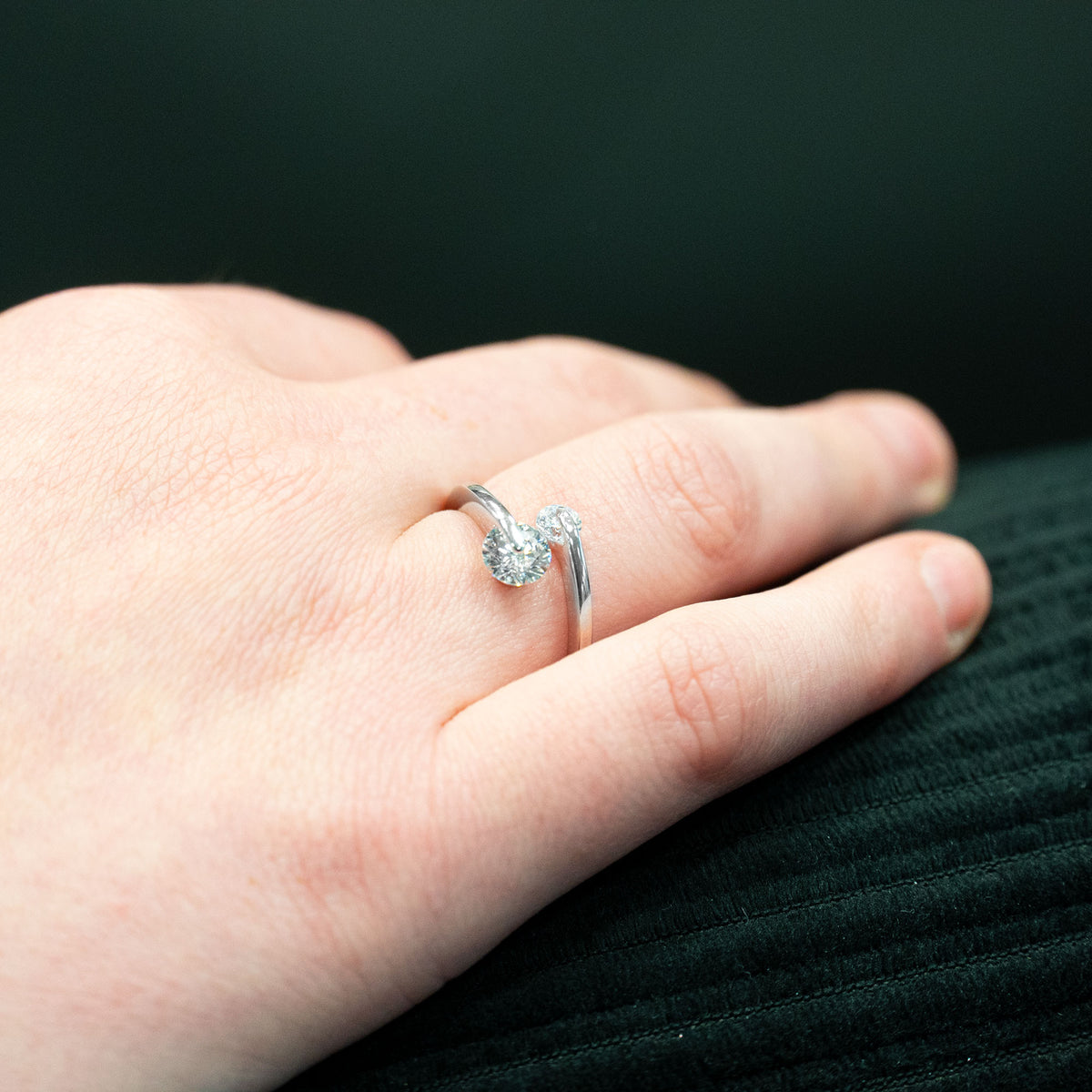 Sterling zilveren ring Kesia met twee cubic zirkonia's - Di Lusso